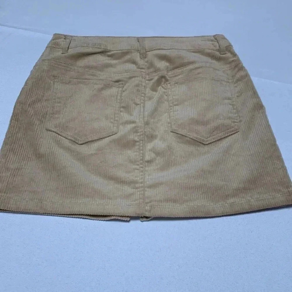 LOVE TREE Women’s Corduroy mini skirt, Size S. - Picture 3 of 3